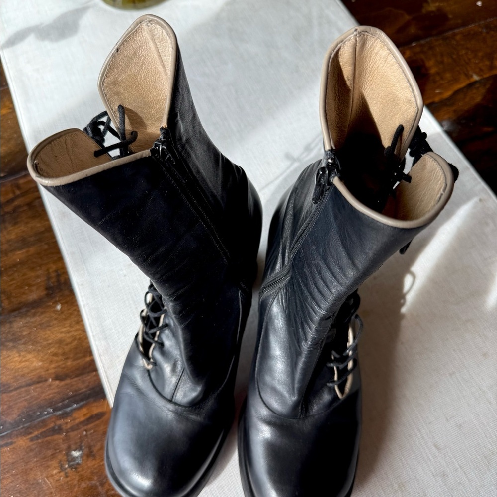 8.5 Fluevog Mini Sugar laceup boots  Rare - Picture 9 of 9